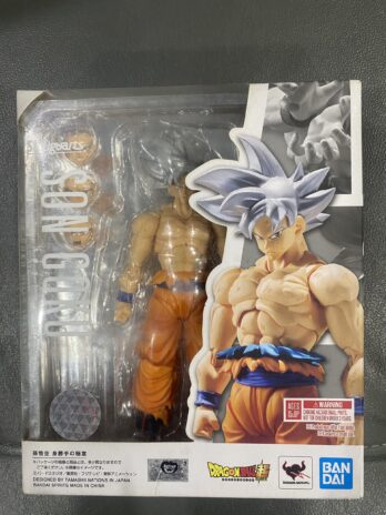 SH Figuarts Dragon Ball Ultra Instinct Goku Figure