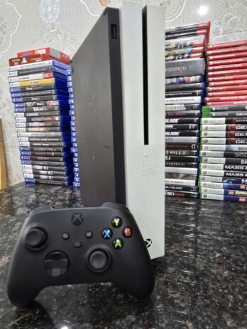 Máy chơi game Xbox One S